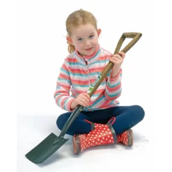 Draper 20686 Childrens Young Gardener Carbon Steel Digging Spade Ash Handle -Leaf Shop draper 20686 childrens young gardener carbon steel digging spade ash handle5010559206865 04c MP