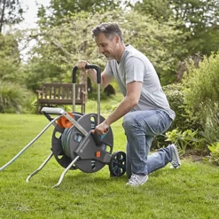 Gardena Aquaroll Freestanding Manual Hose Reel Set (L)50m -Leaf Shop gardena aquaroll freestanding manual hose reel set l 50m4078500032926 02i bq