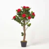 Homescapes Red Potted Rose Tree Artificial Plant With Lifelike Green Leaves And Single Trunk, 90 Cm 1 Homescapes Red Potted Rose Tree Artificial Plant With Lifelike Green Leaves And Single Trunk, 90 Cm -Leaf Shop homescapes red potted rose tree artificial plant with lifelike green leaves and single trunk 90 cm5055967456204 01c MP
