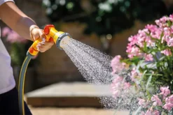 Hozelock 2485 10m Mini Hose Reel Automatic Retracting Auto Reel & 2679 Spray Gun -Leaf Shop hozelock 2485 10m mini hose reel automatic retracting auto reel 2679 spray gun5055995506179 04c MP