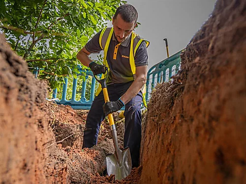 Roughneck 68-010 Mini Shovel, Round Point ROU68010 5 Roughneck 68-010 Mini Shovel, Round Point ROU68010 - Image 3